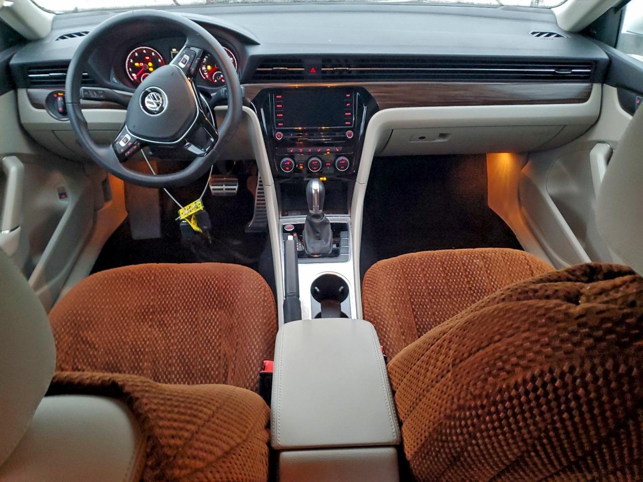 2020 VOLKSWAGEN PASSAT SEL photo 8