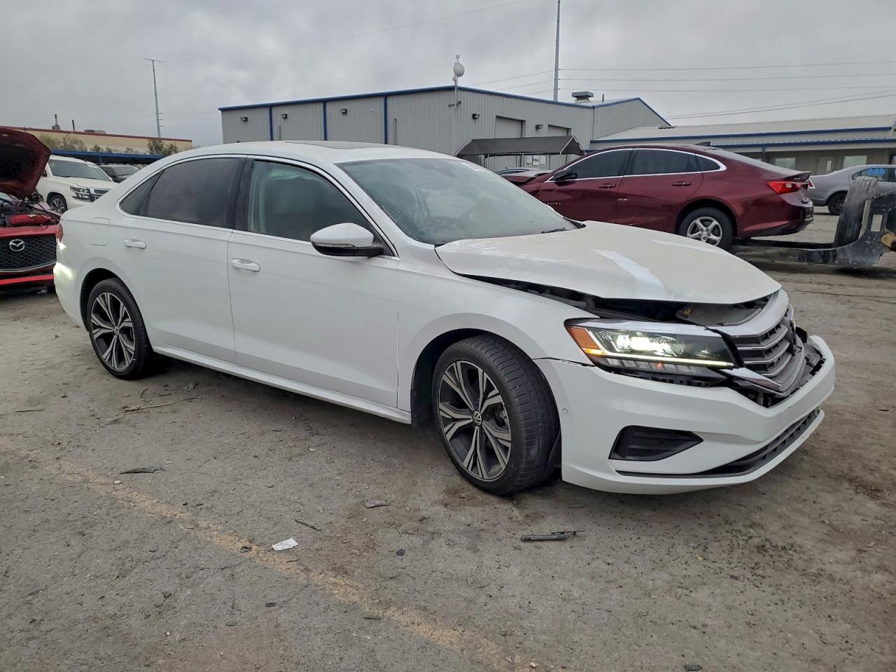 2020 VOLKSWAGEN PASSAT SEL photo 4