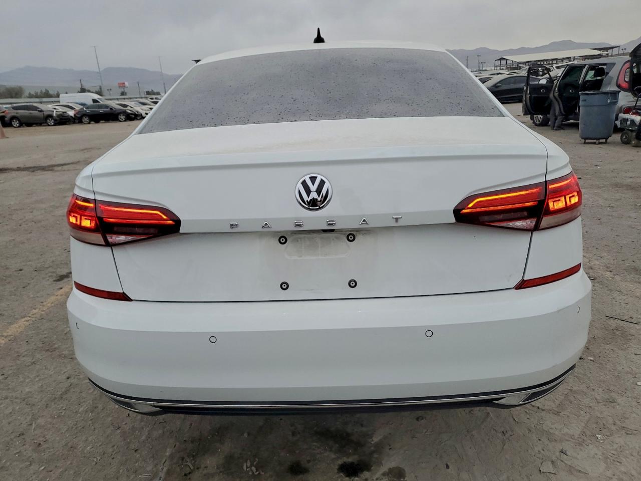 2020 VOLKSWAGEN PASSAT SEL photo 6