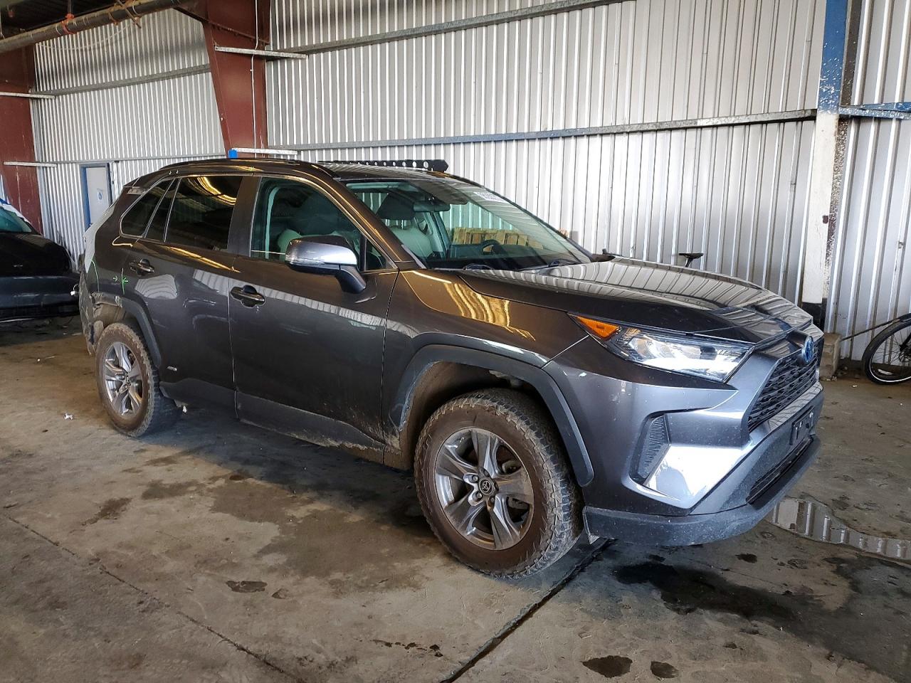 2022 TOYOTA RAV4 LE photo 4