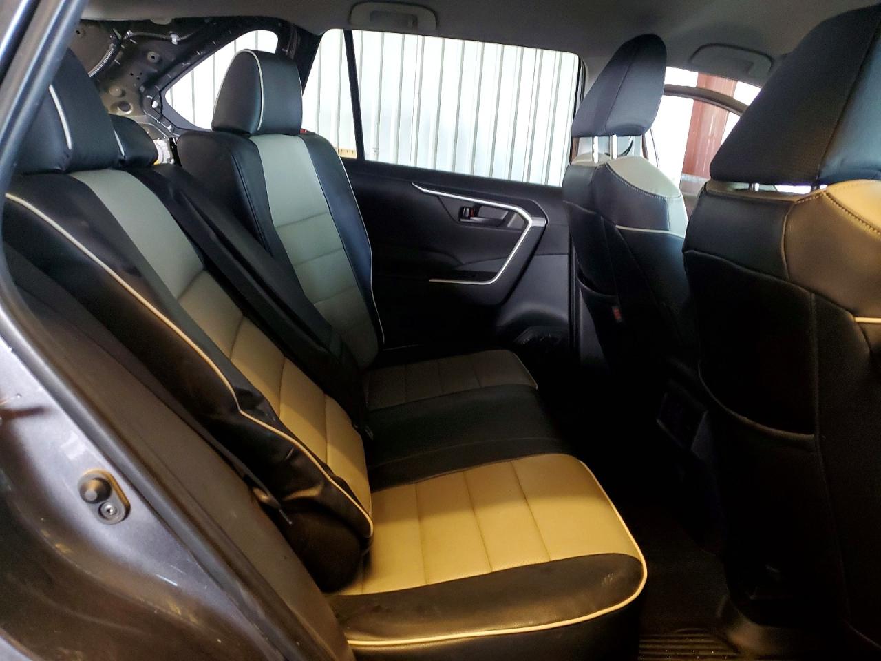 2022 TOYOTA RAV4 LE photo 11