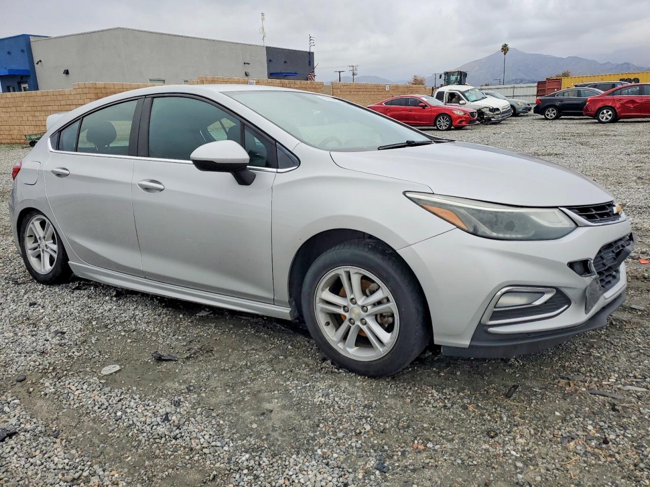 2017 CHEVROLET CRUZE LT photo 4
