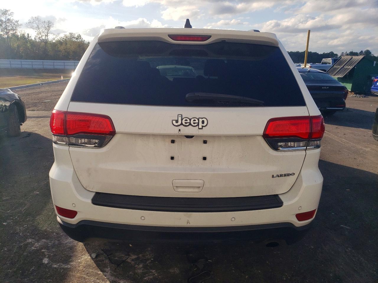2019 JEEP GRAND CHEROKEE LAREDO photo 6