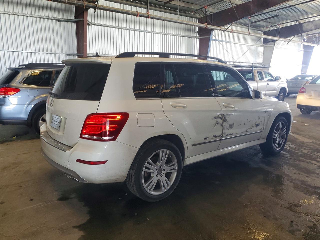 2015 MERCEDES-BENZ GLK 350 photo 3
