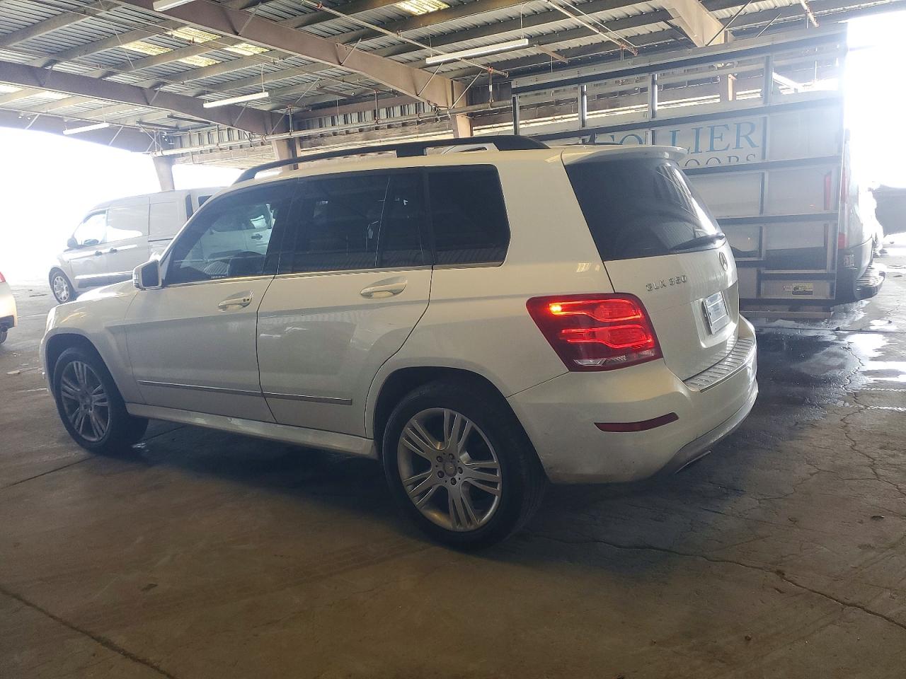 2015 MERCEDES-BENZ GLK 350 photo 2