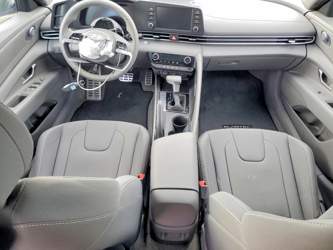 2025 HYUNDAI ELANTRA SEL SPORT photo 8