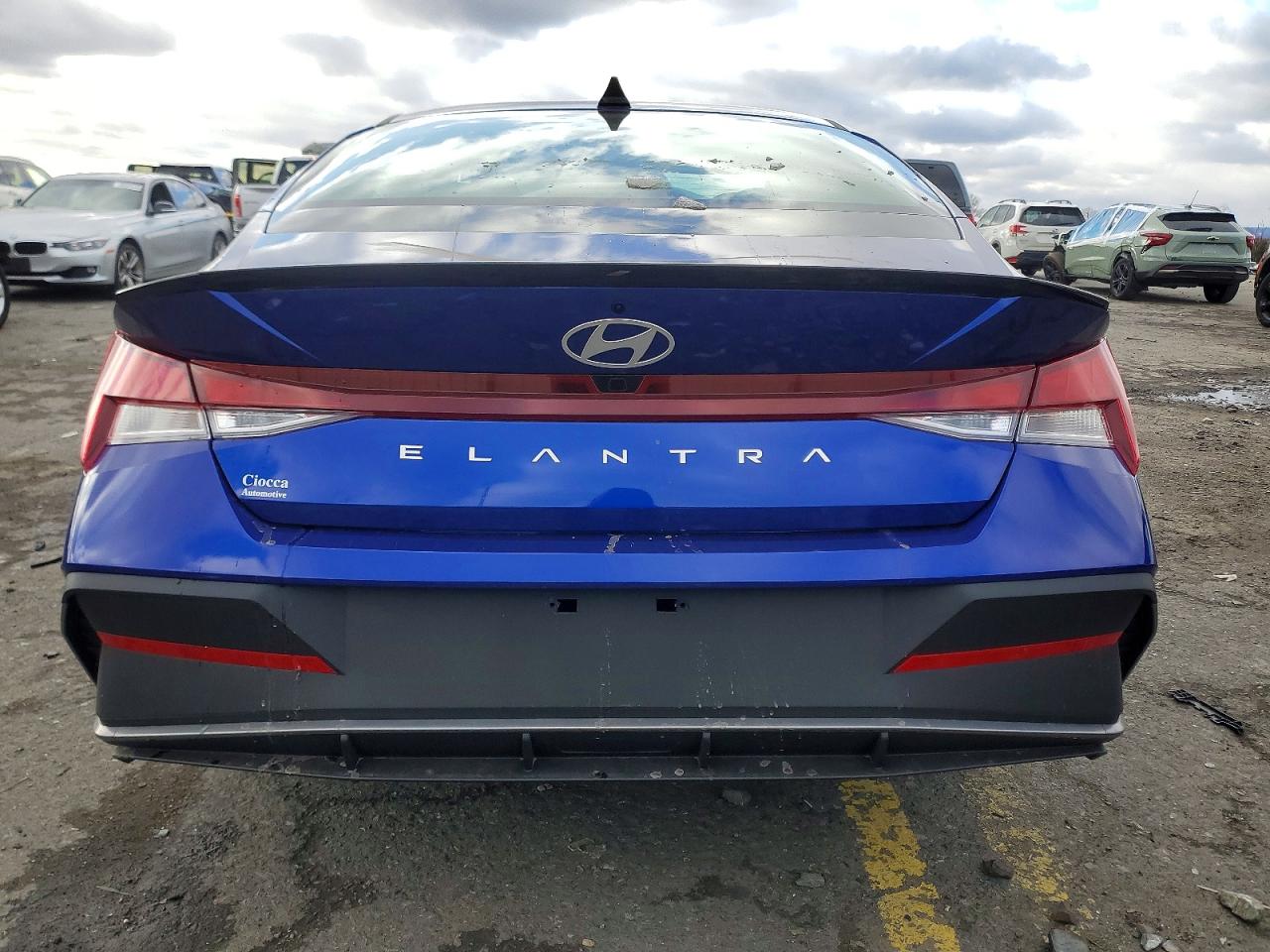 2025 HYUNDAI ELANTRA SEL SPORT photo 6