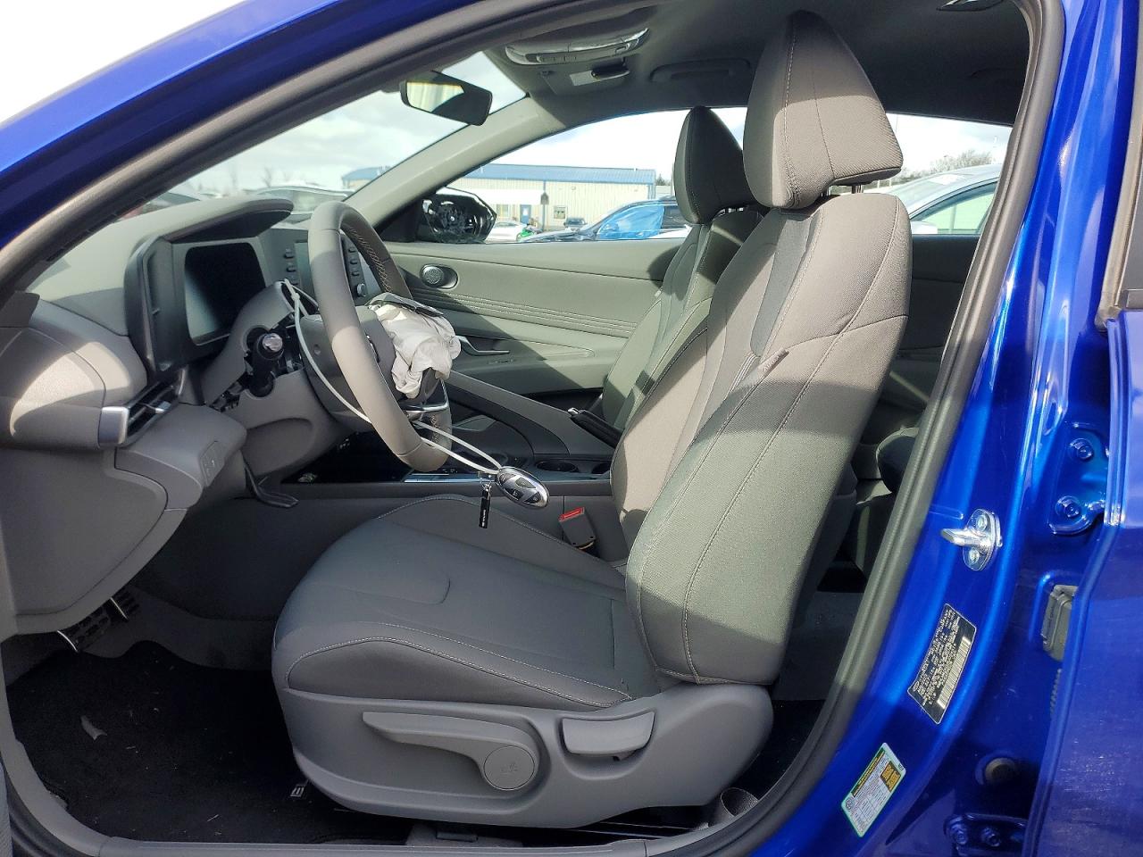 2025 HYUNDAI ELANTRA SEL SPORT photo 7