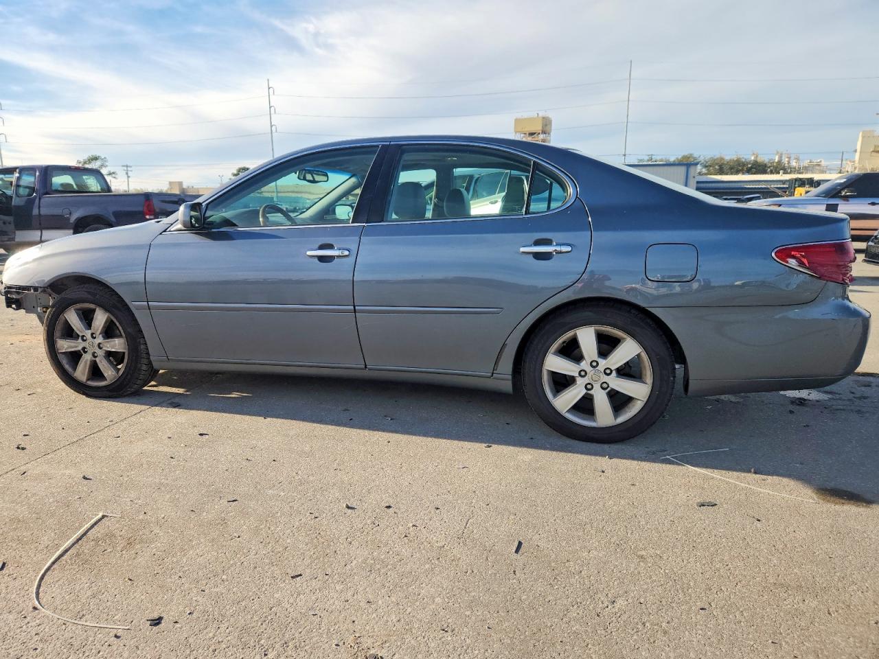 2005 LEXUS ES 330 photo 2