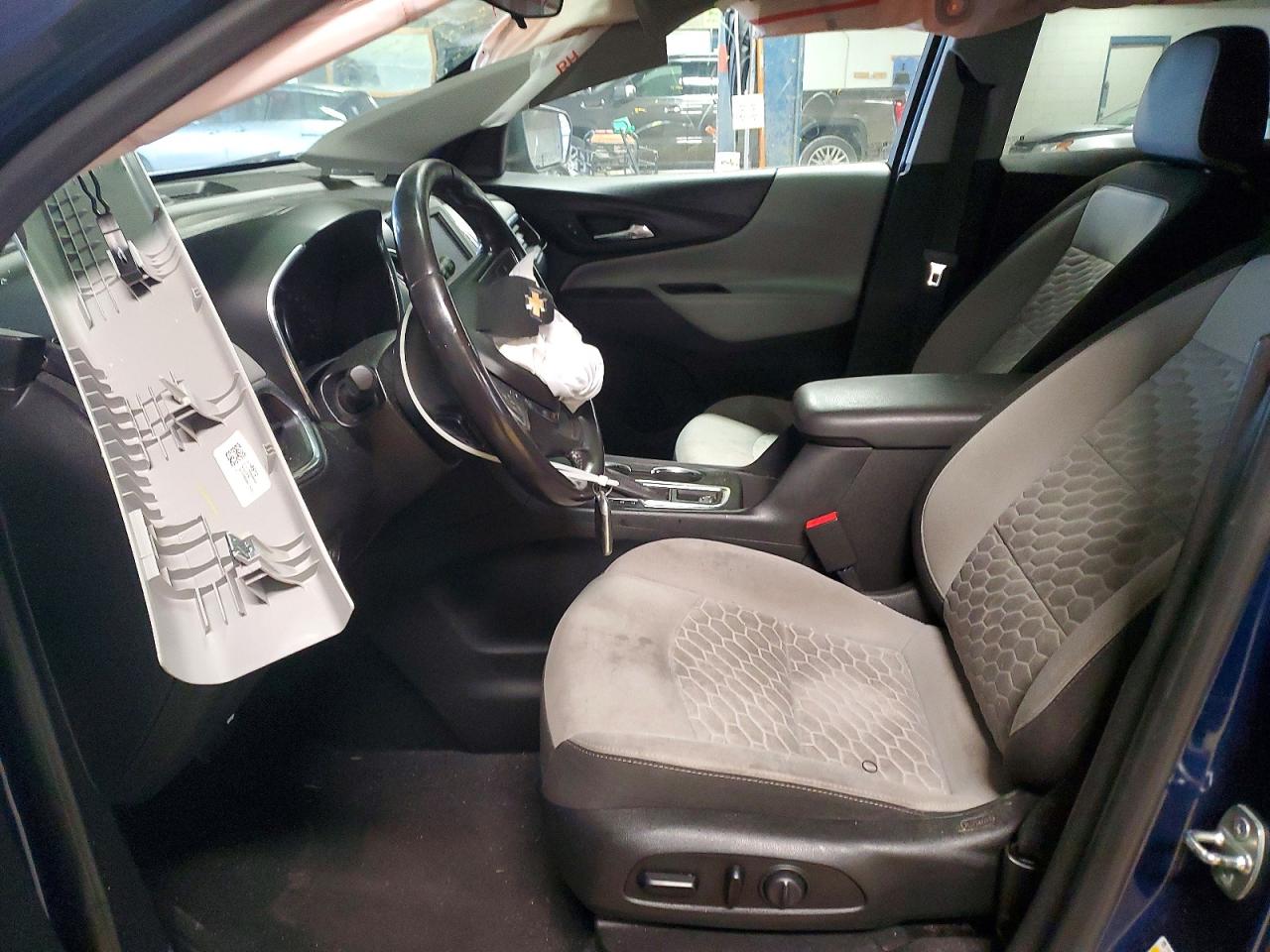 2020 CHEVROLET EQUINOX LT photo 13