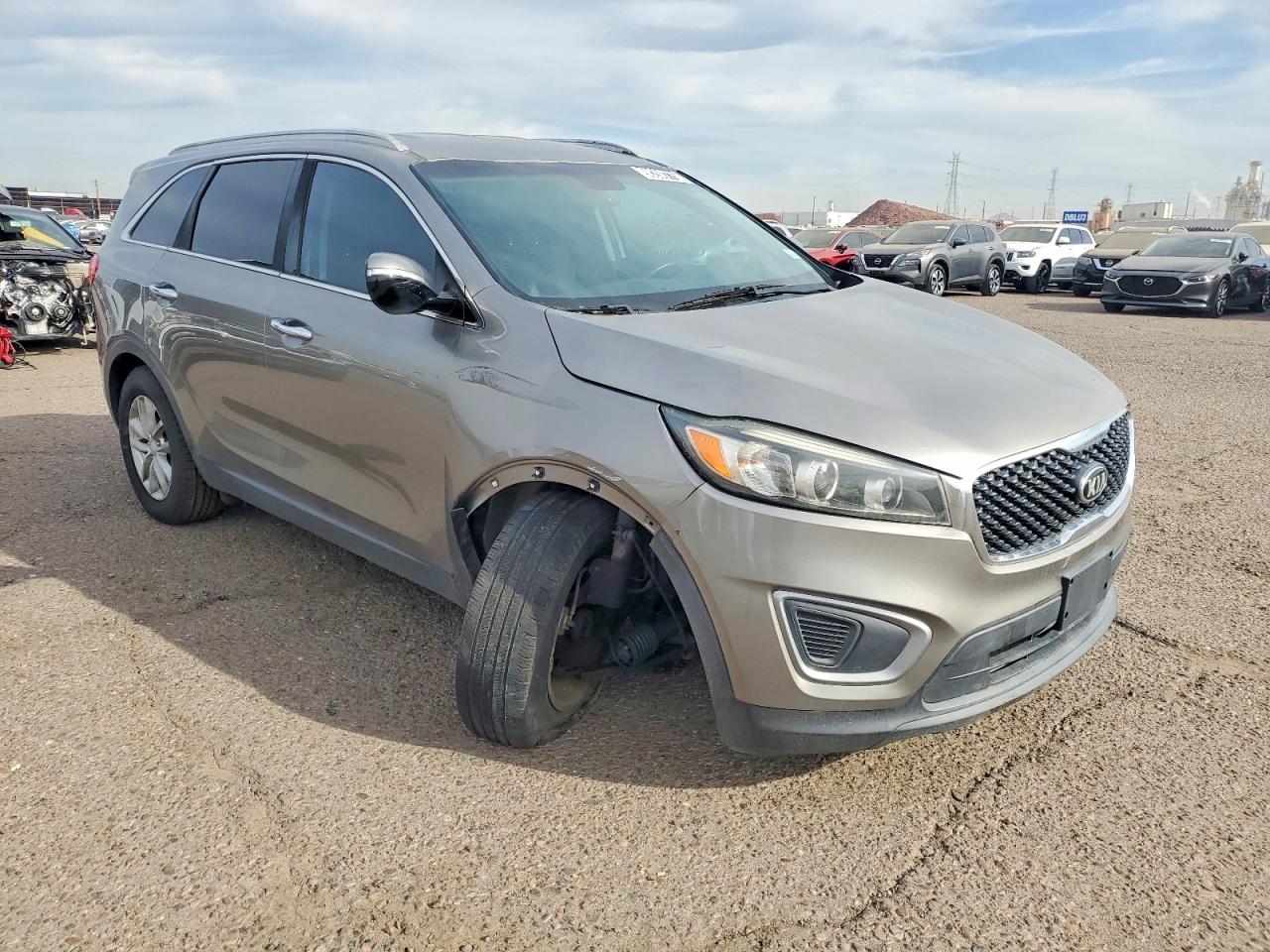 2017 KIA SORENTO LX photo 4