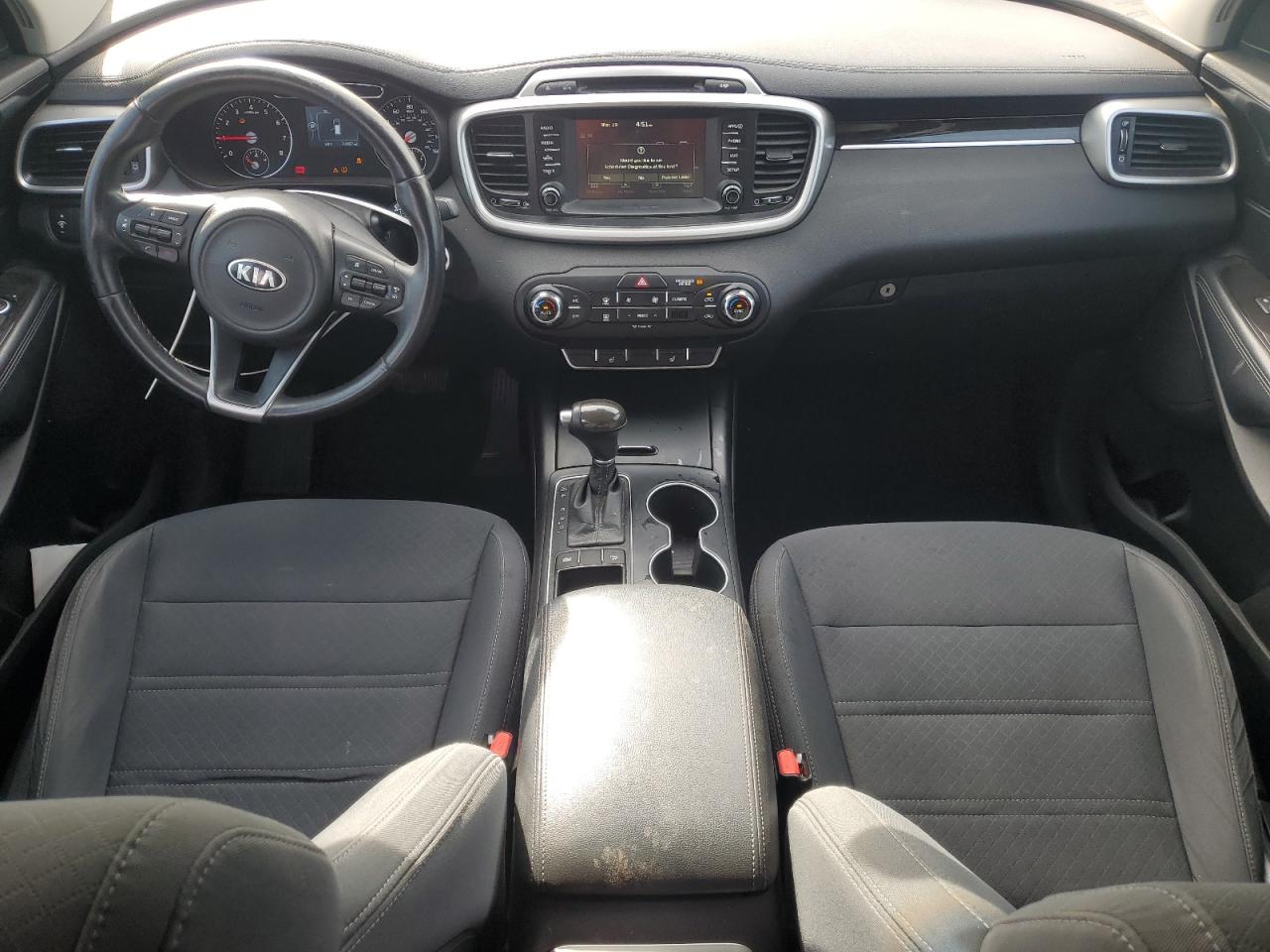 2017 KIA SORENTO LX photo 8