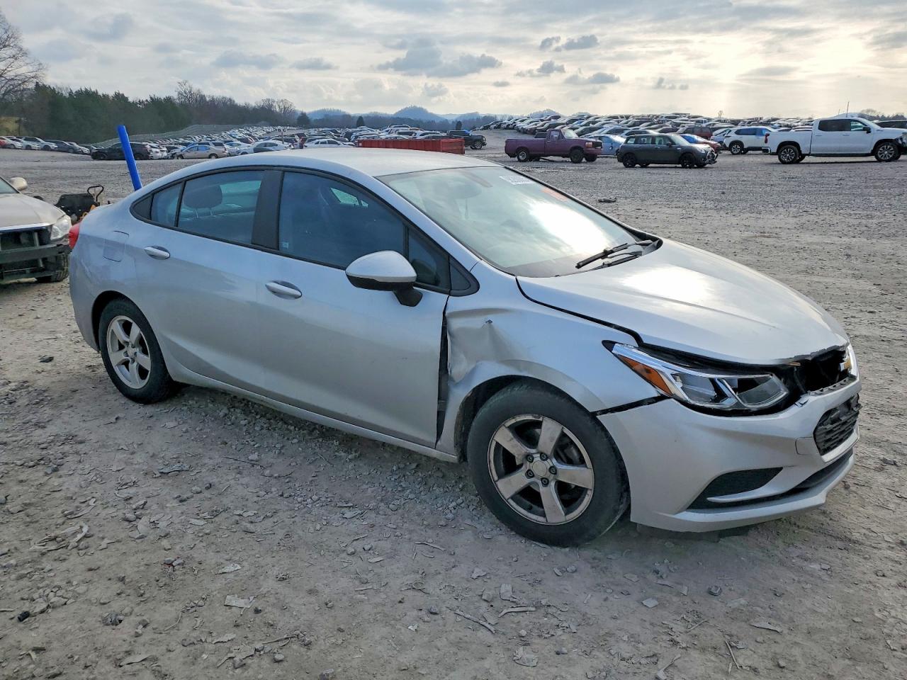 2017 CHEVROLET CRUZE LS photo 4