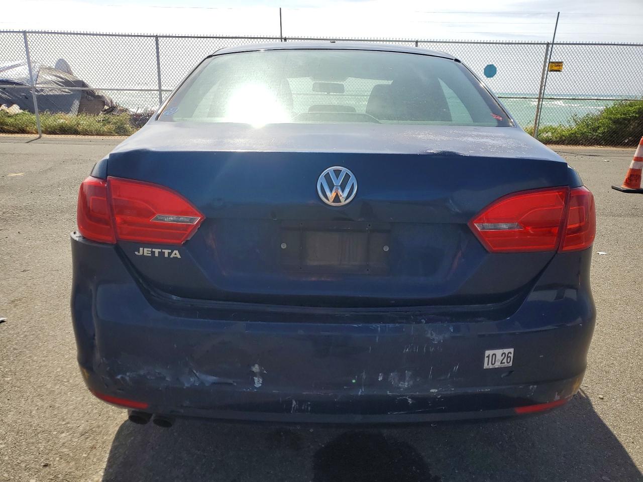 2014 VOLKSWAGEN JETTA BASE photo 6