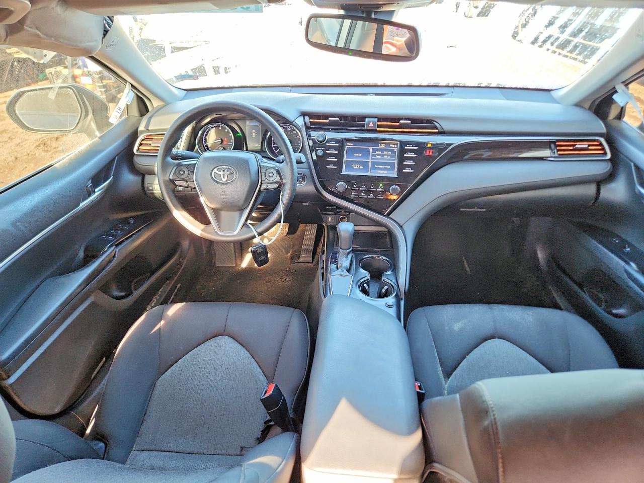 2019 TOYOTA CAMRY L photo 8