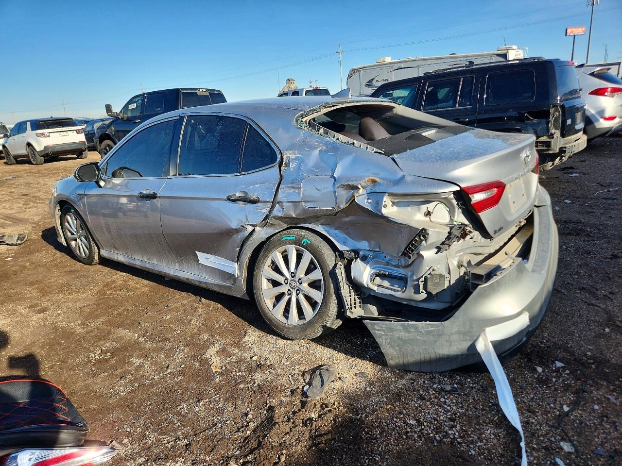 2019 TOYOTA CAMRY L photo 2
