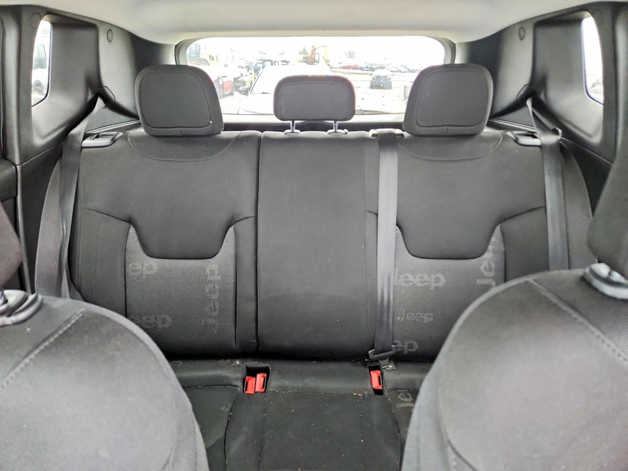 2017 JEEP RENEGADE SPORT photo 10