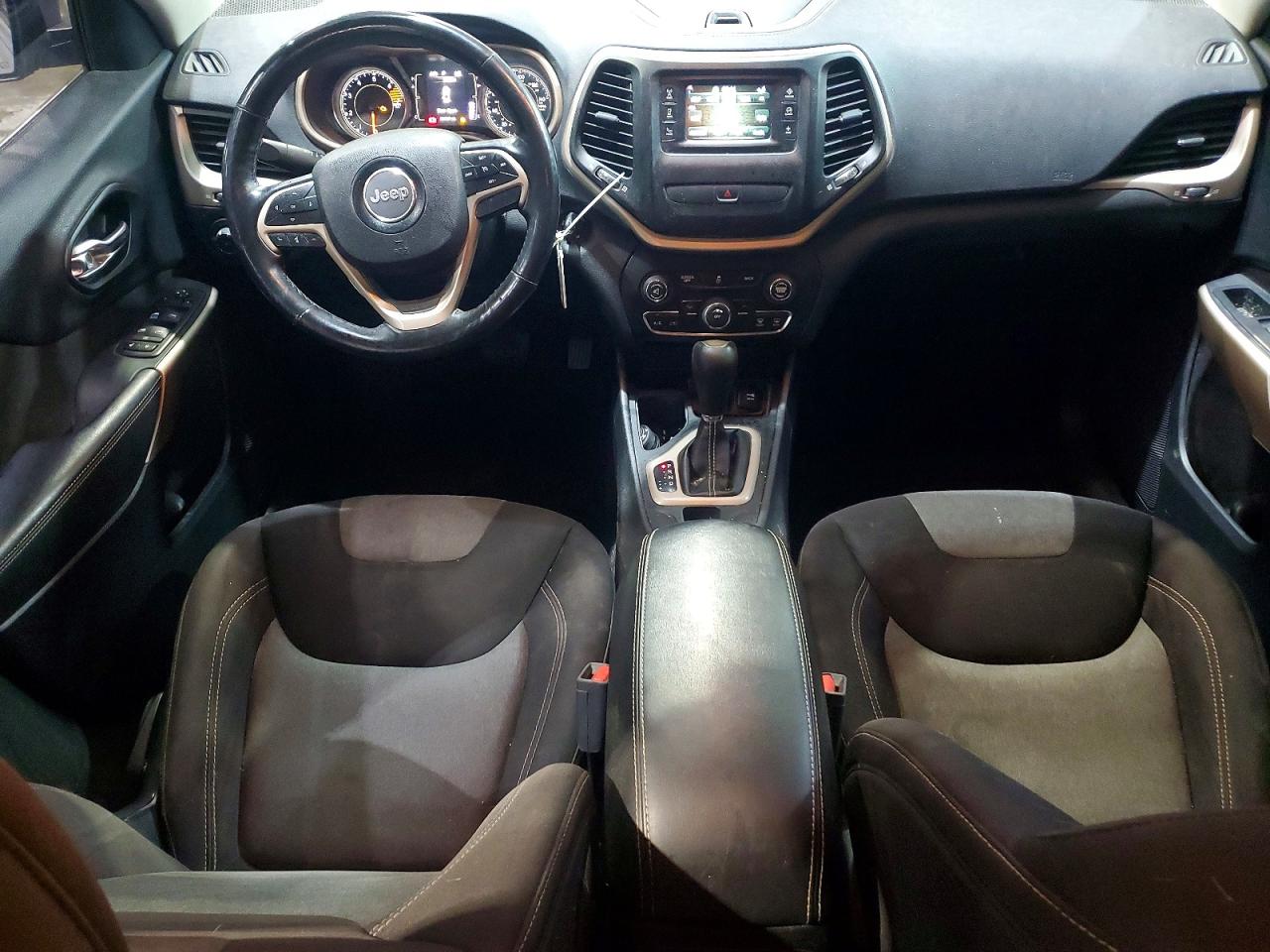 2018 JEEP CHEROKEE LATITUDE photo 8