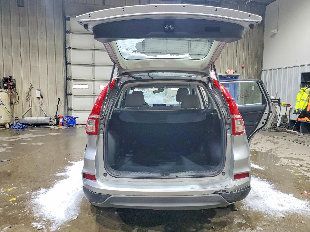 2015 HONDA CR-V LX photo 6