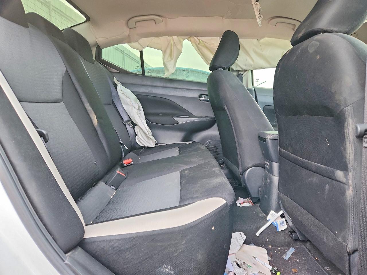 2021 NISSAN VERSA SV photo 19