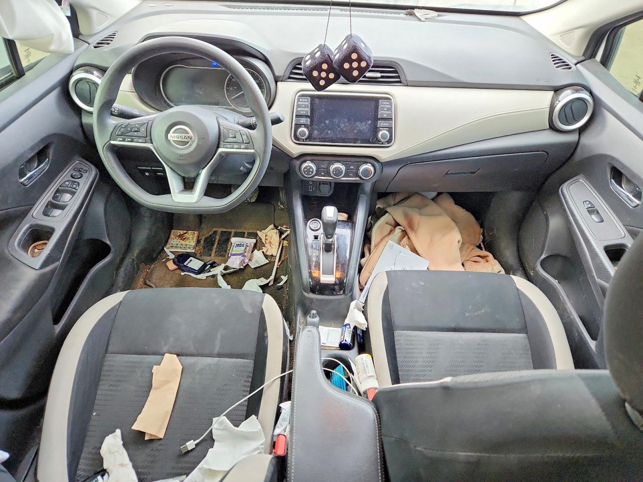2021 NISSAN VERSA SV photo 15