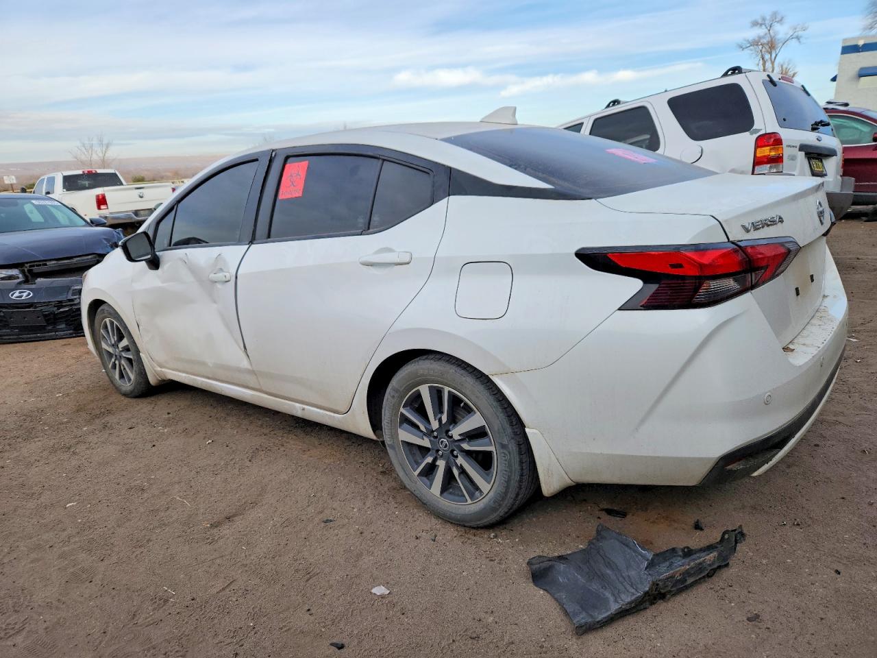 2021 NISSAN VERSA SV photo 3