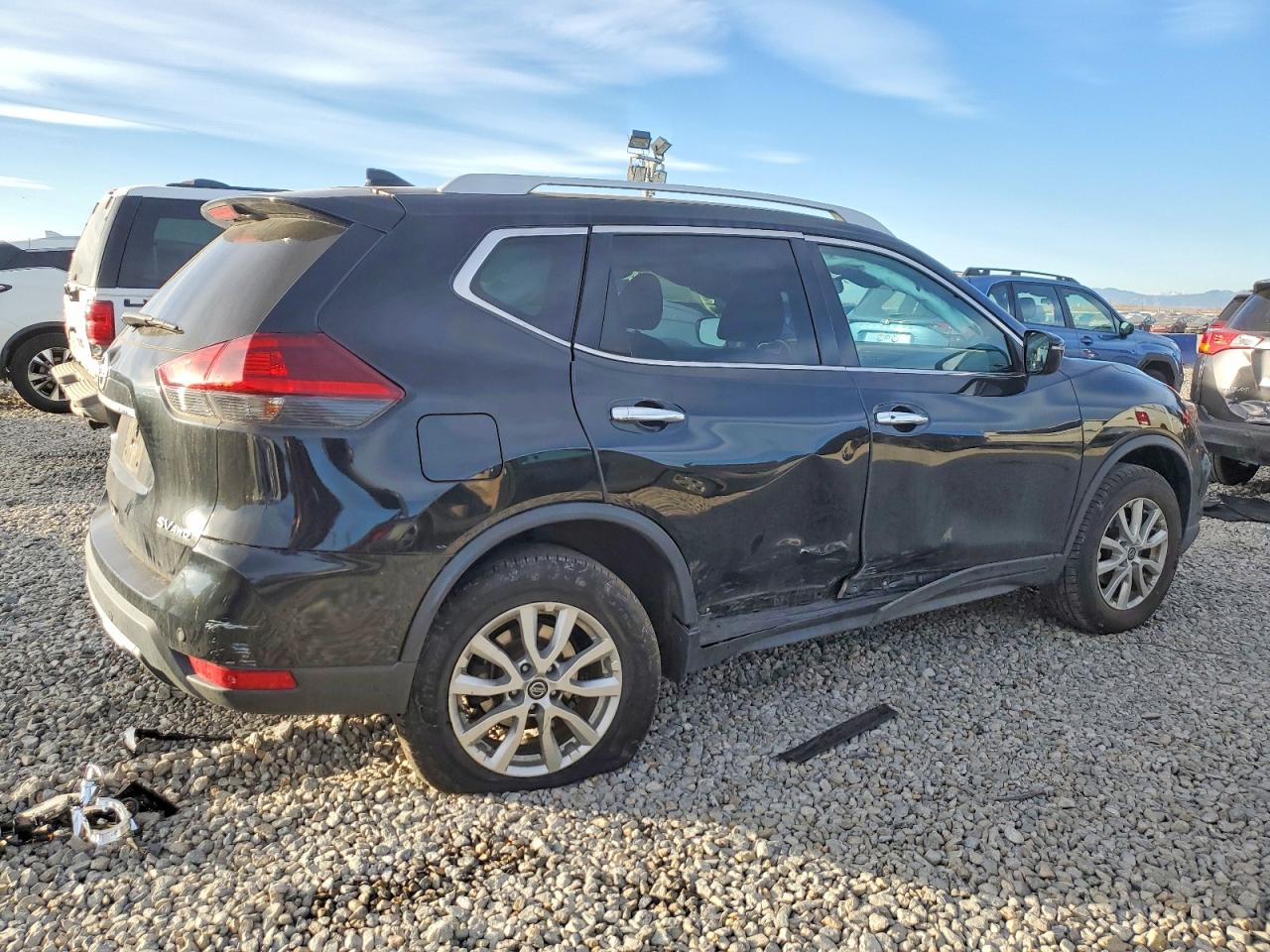 2019 NISSAN ROGUE S photo 3