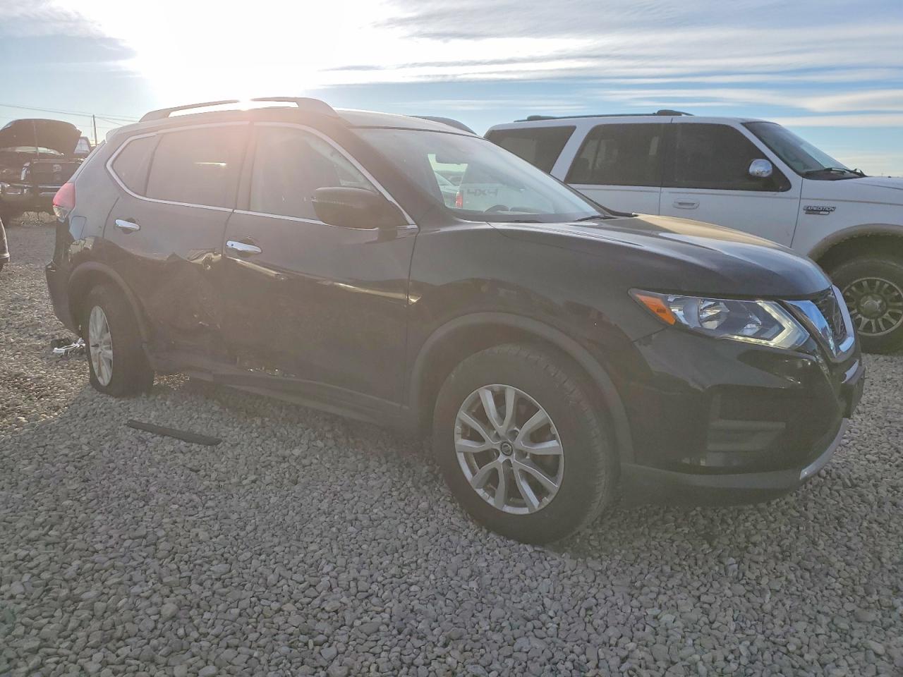 2019 NISSAN ROGUE S photo 4