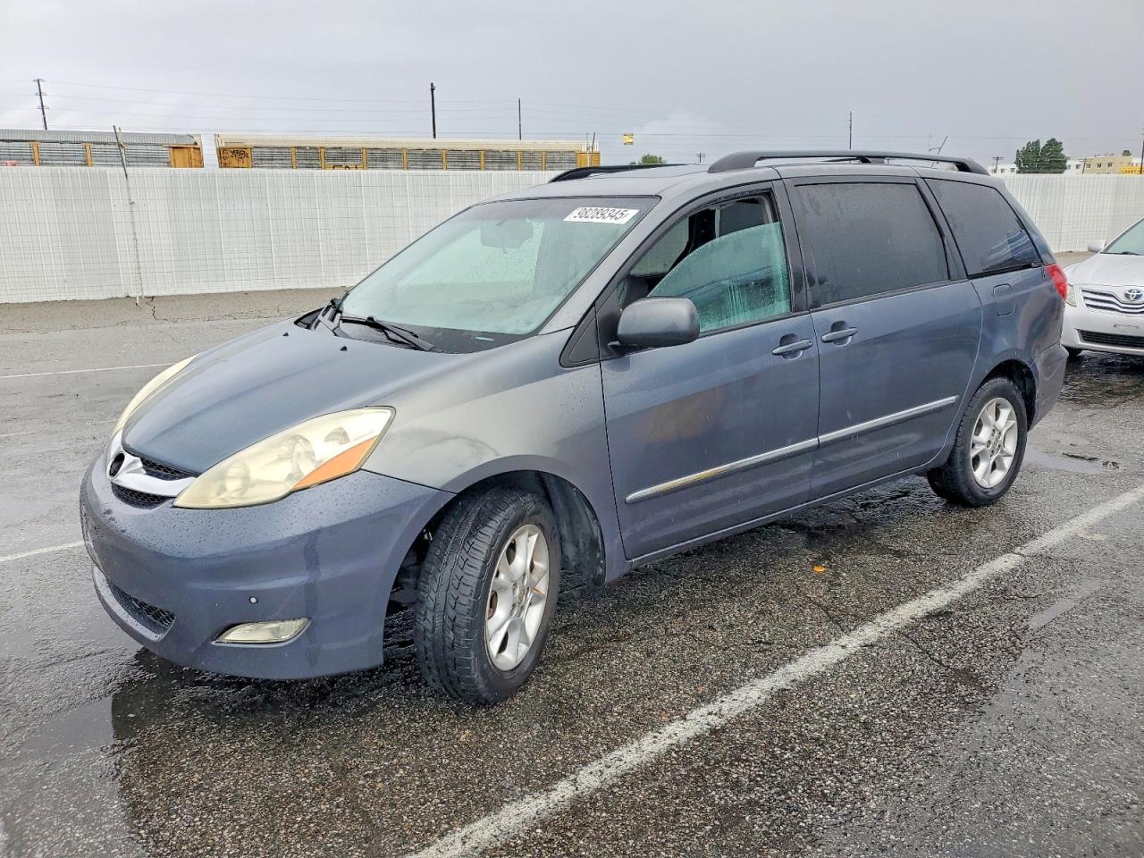 2006 TOYOTA SIENNA