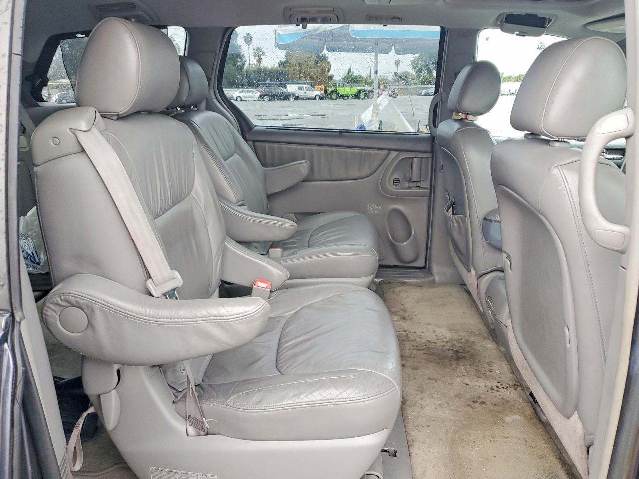 2006 TOYOTA SIENNA XLE photo 11