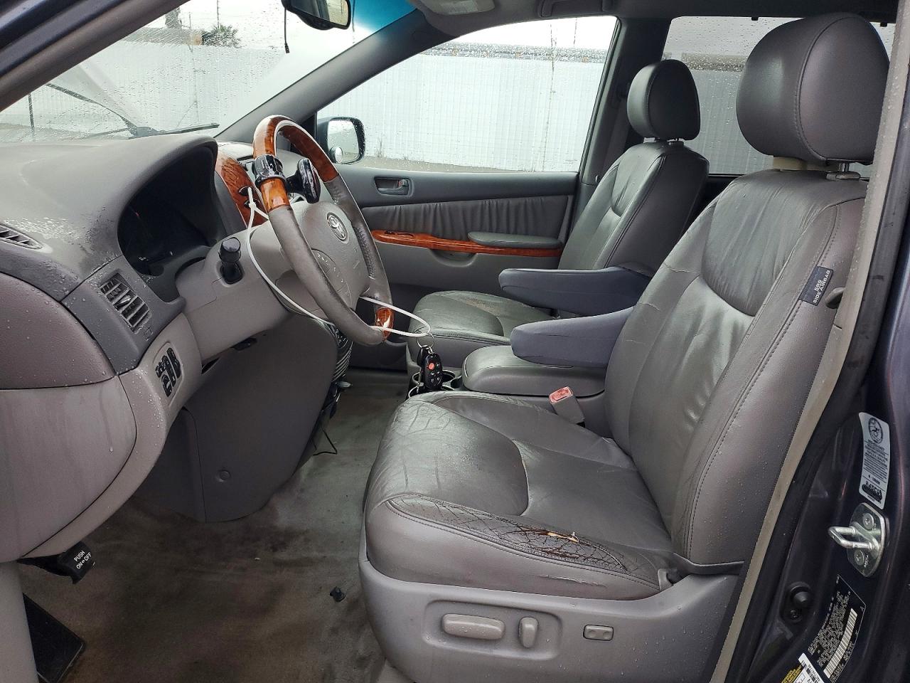 2006 TOYOTA SIENNA XLE photo 7