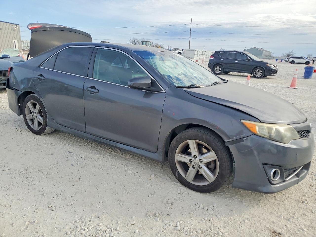 2012 TOYOTA CAMRY BASE photo 4