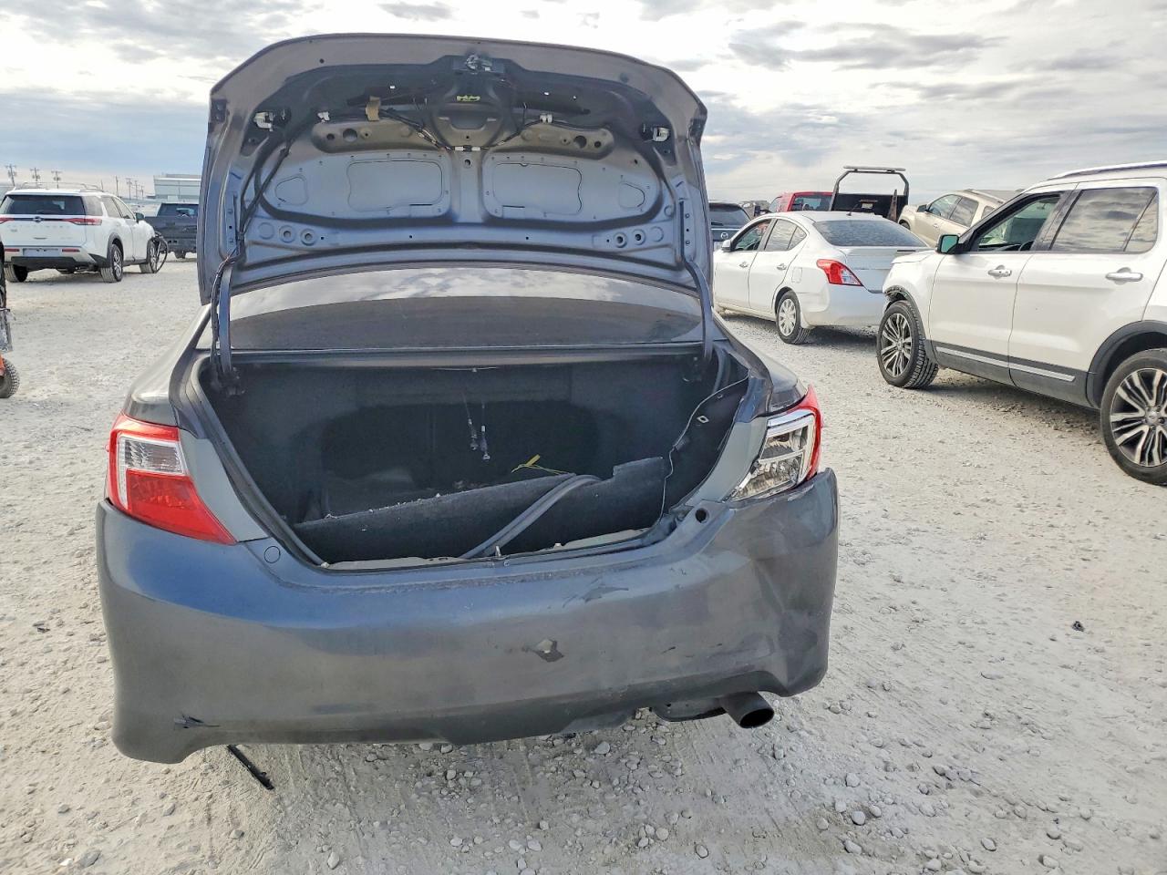 2012 TOYOTA CAMRY BASE photo 6