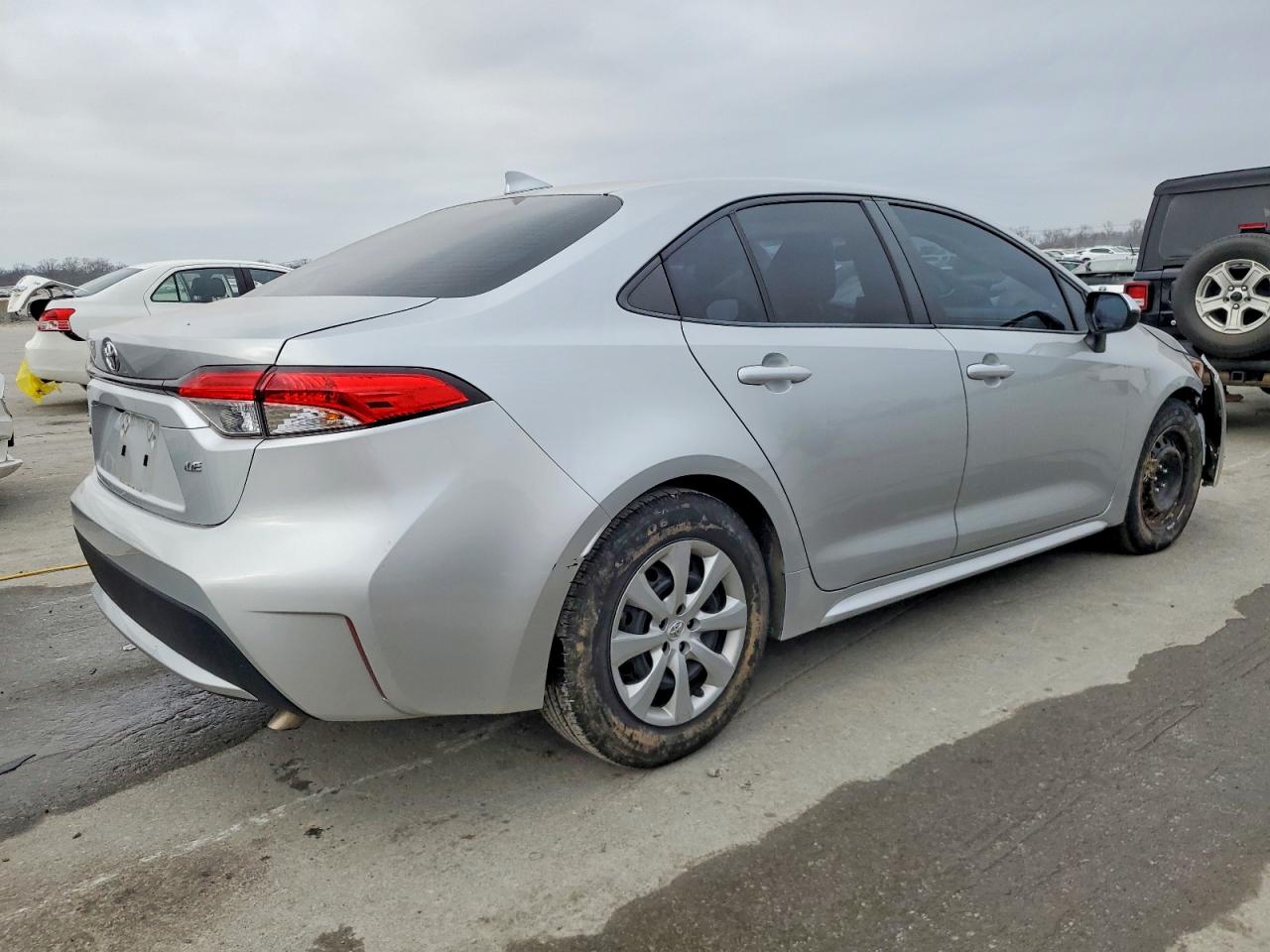 2020 TOYOTA COROLLA LE photo 3