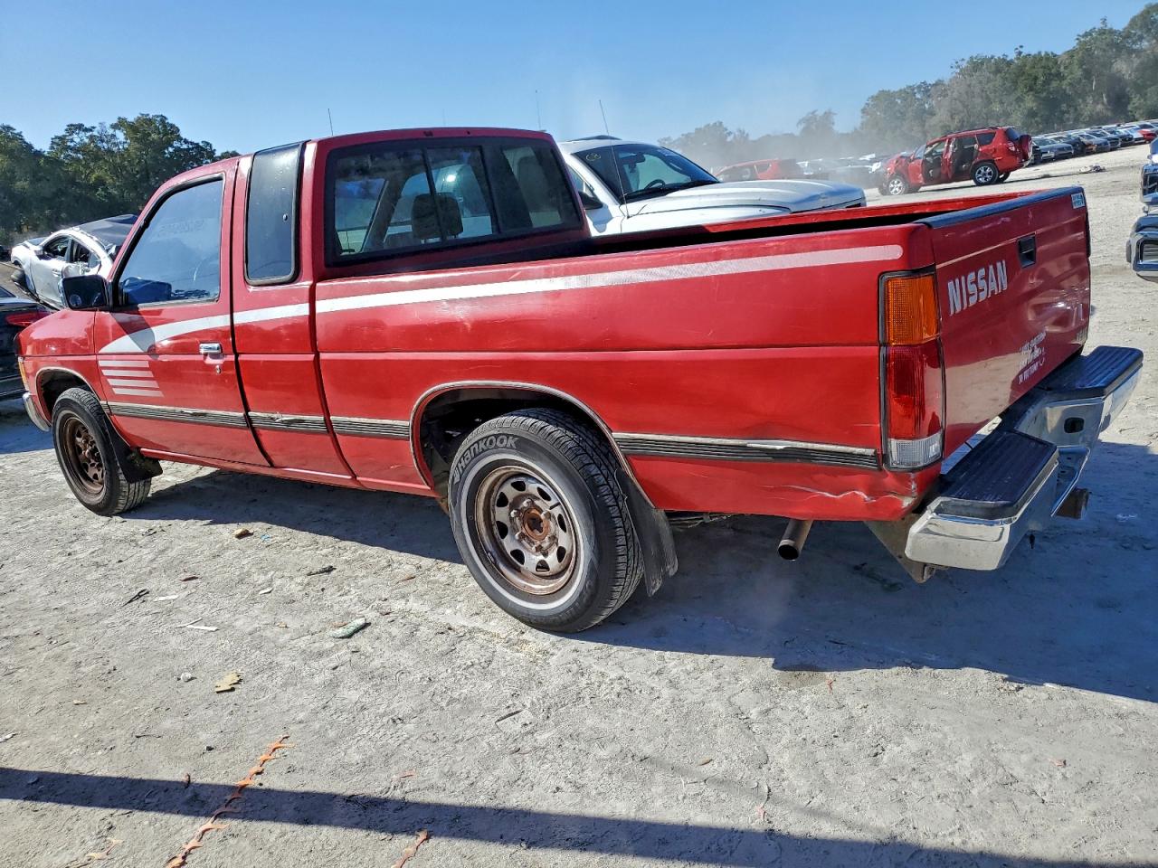 1995 NISSAN TRUCK KING CAB SE photo 2