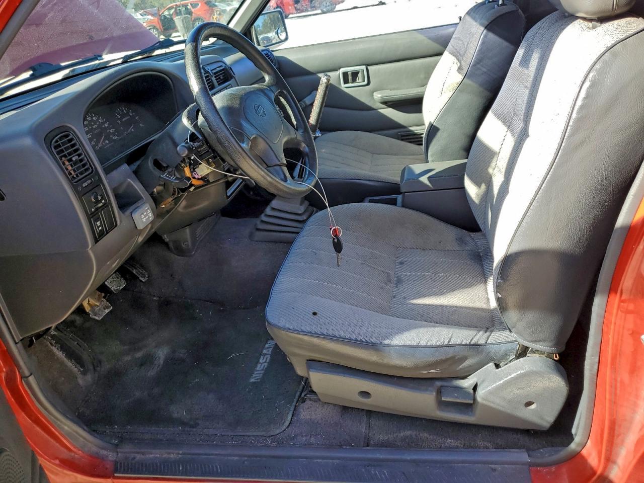 1995 NISSAN TRUCK KING CAB SE photo 7