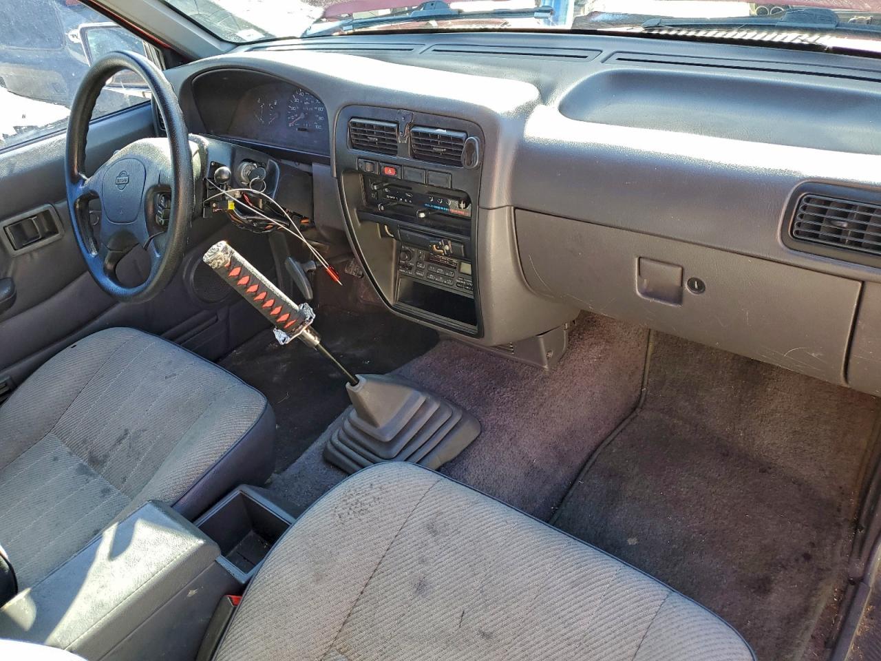 1995 NISSAN TRUCK KING CAB SE photo 8
