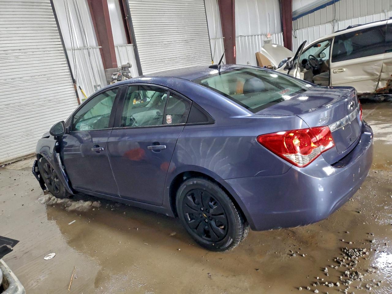 2014 CHEVROLET CRUZE LS photo 2