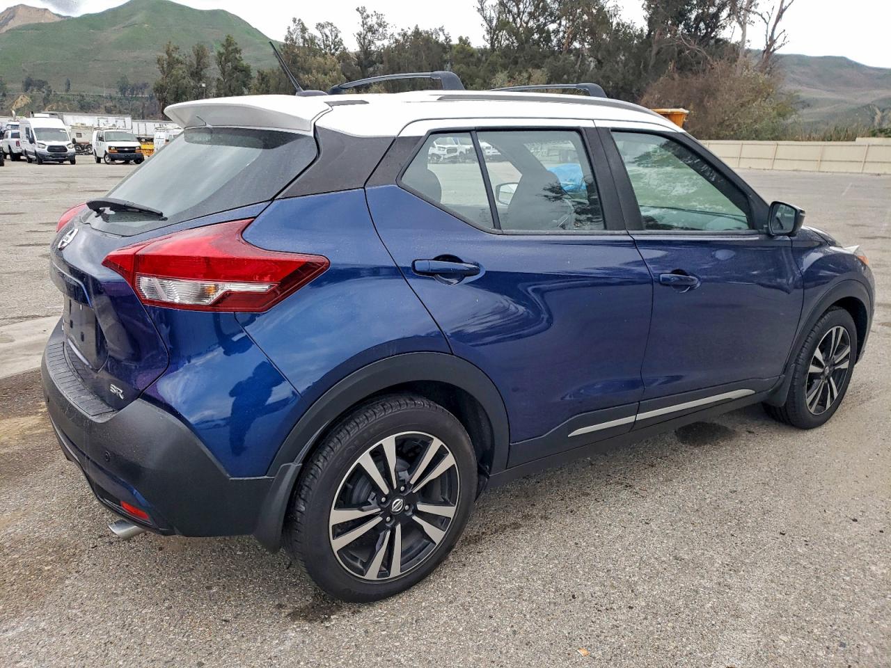 2018 NISSAN KICKS S photo 3