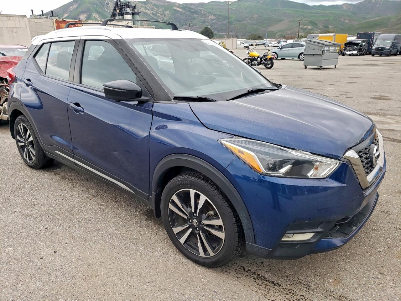 2018 NISSAN KICKS S photo 4