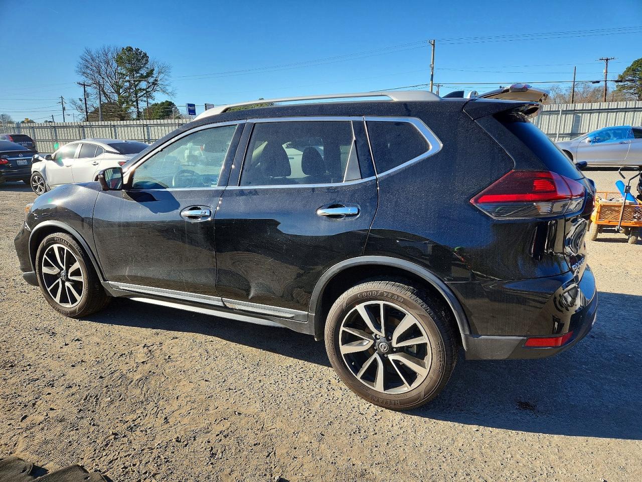 2019 NISSAN ROGUE S photo 2