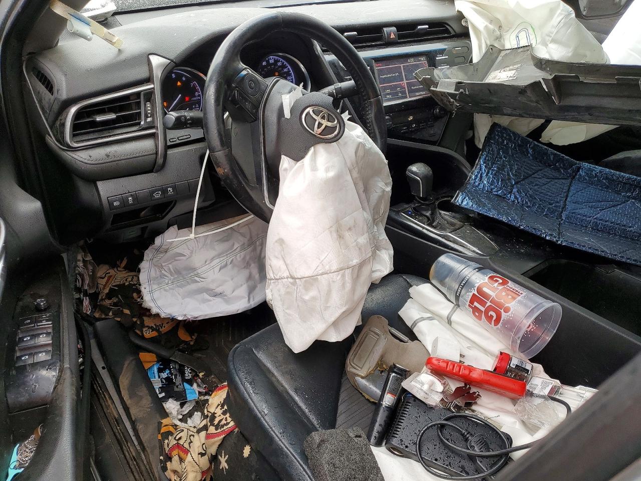 2019 TOYOTA CAMRY L photo 8