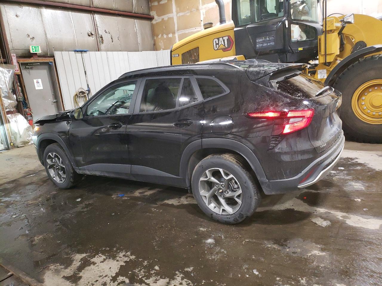 2025 CHEVROLET TRAX 1LT photo 2