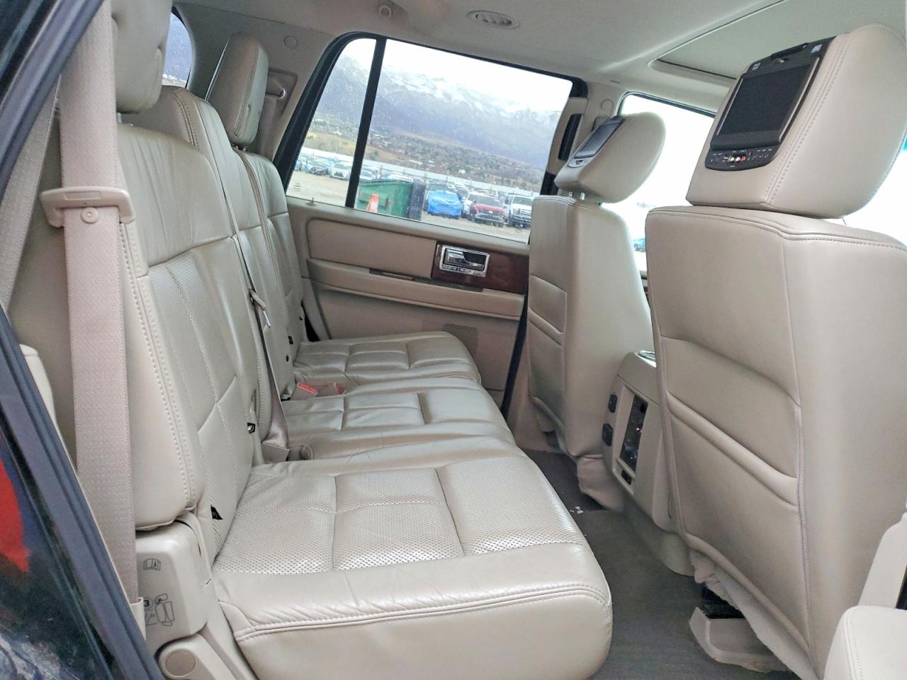 2013 LINCOLN NAVIGATOR photo 10