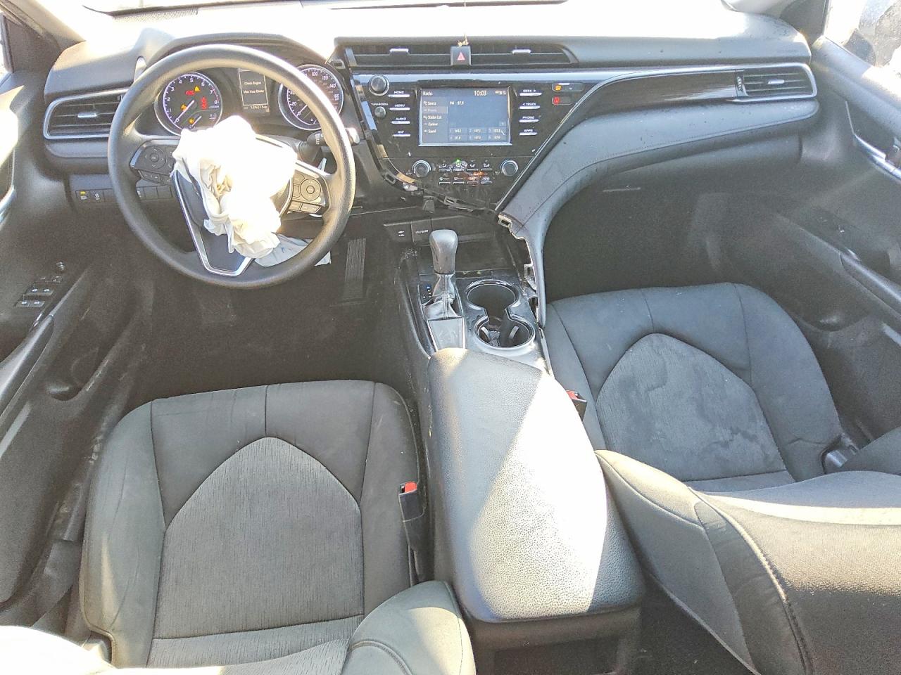 2019 TOYOTA CAMRY LE photo 8