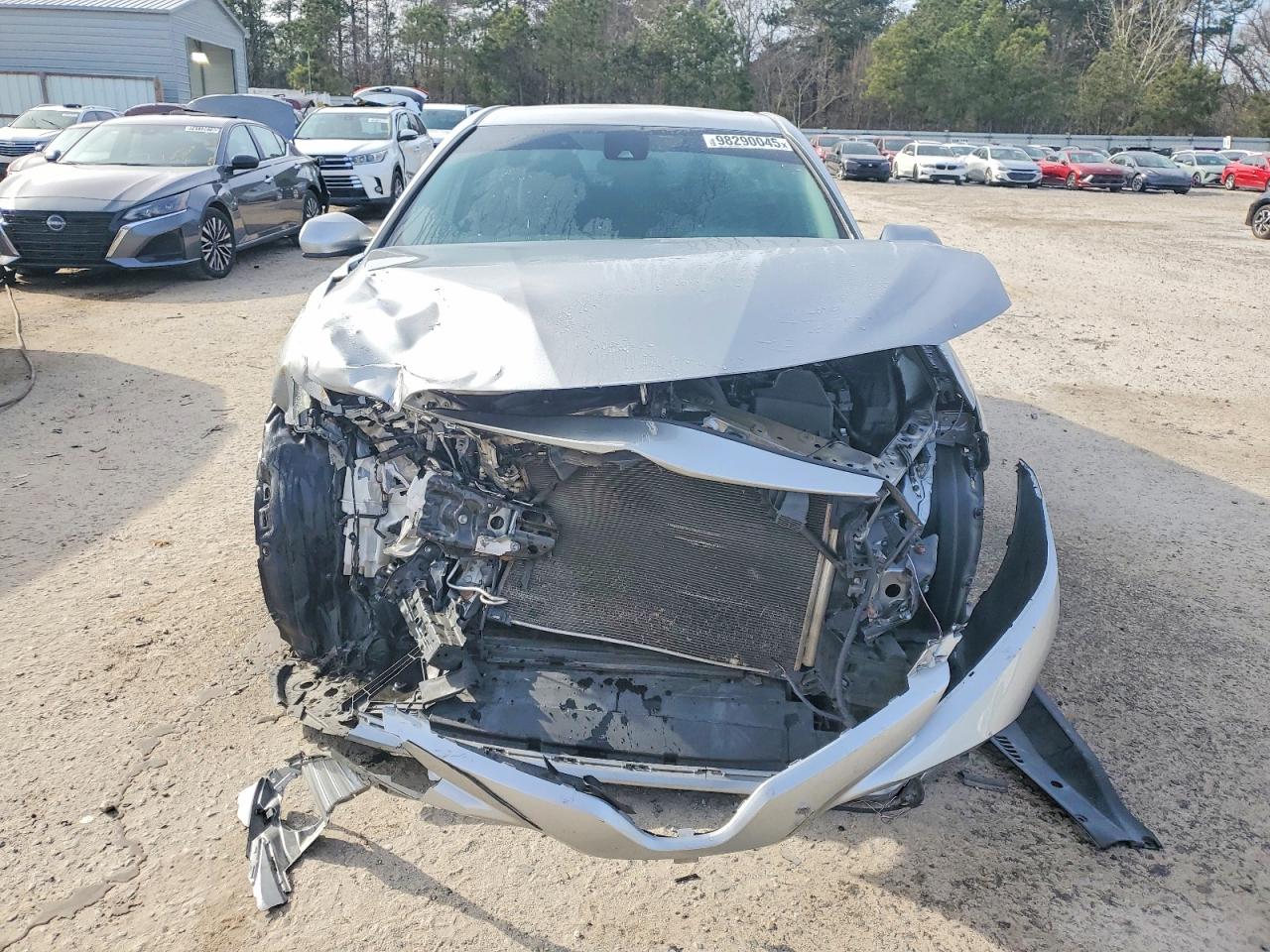 2019 TOYOTA CAMRY LE photo 5
