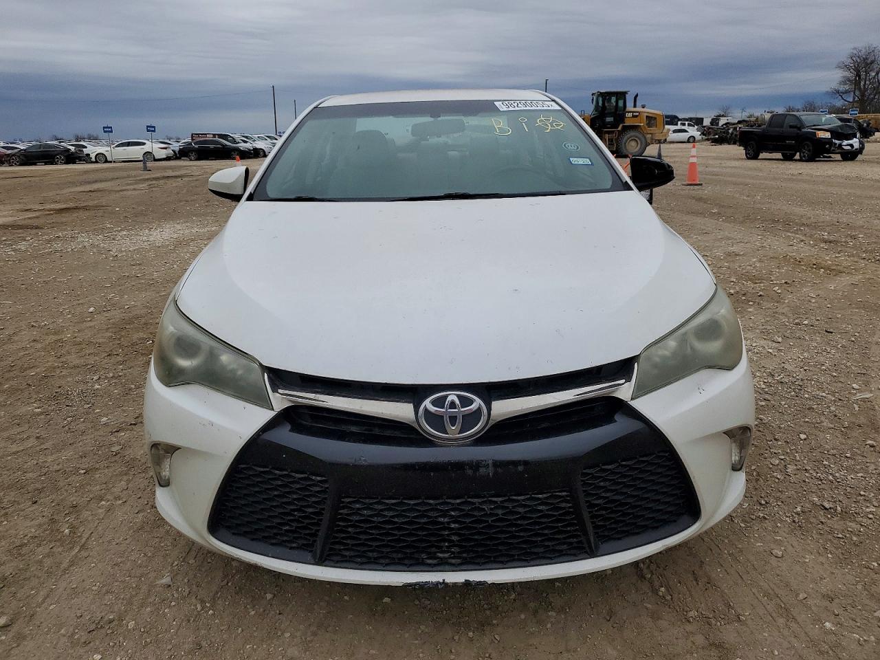 2017 TOYOTA CAMRY LE photo 5