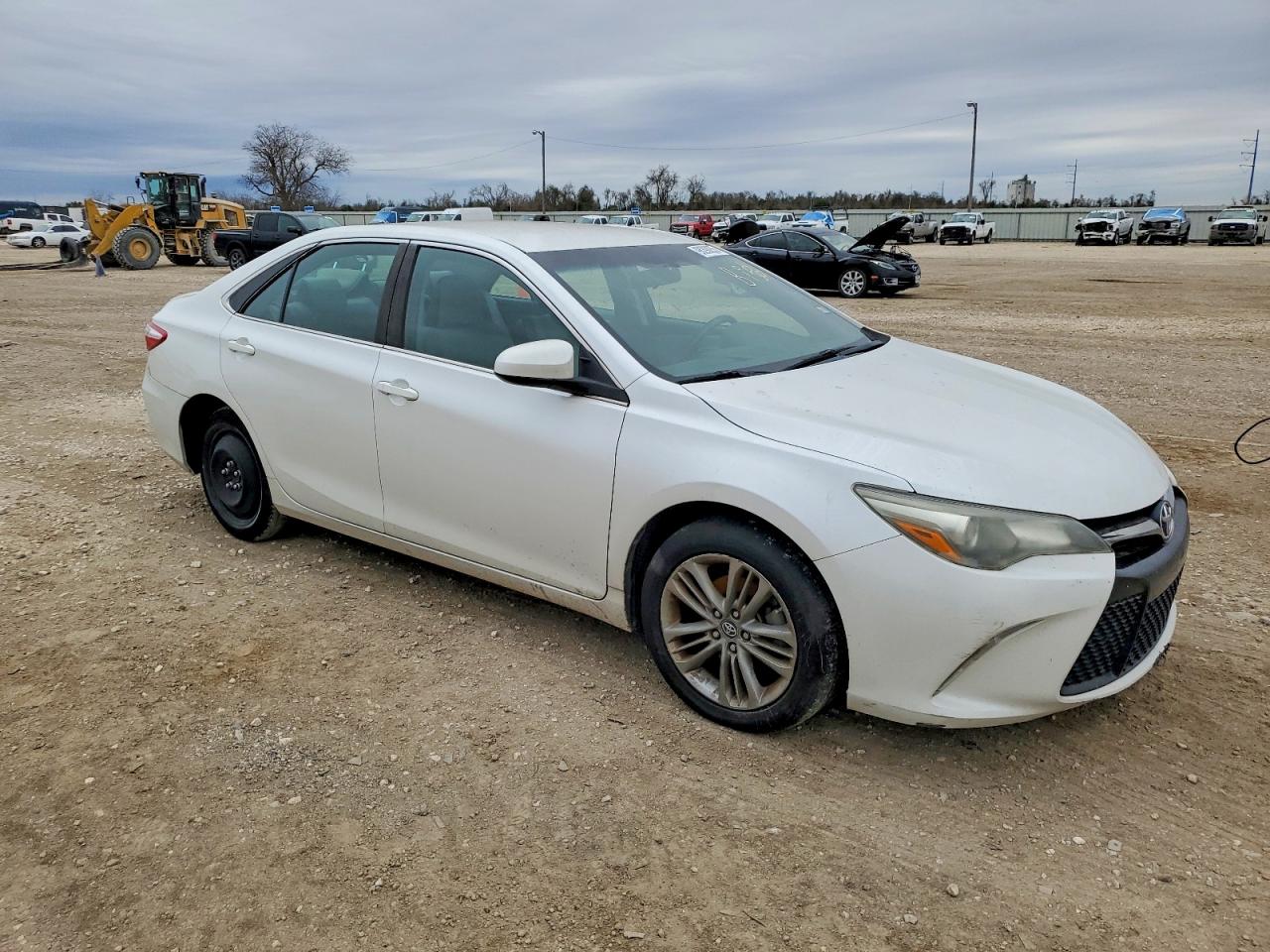 2017 TOYOTA CAMRY LE photo 4