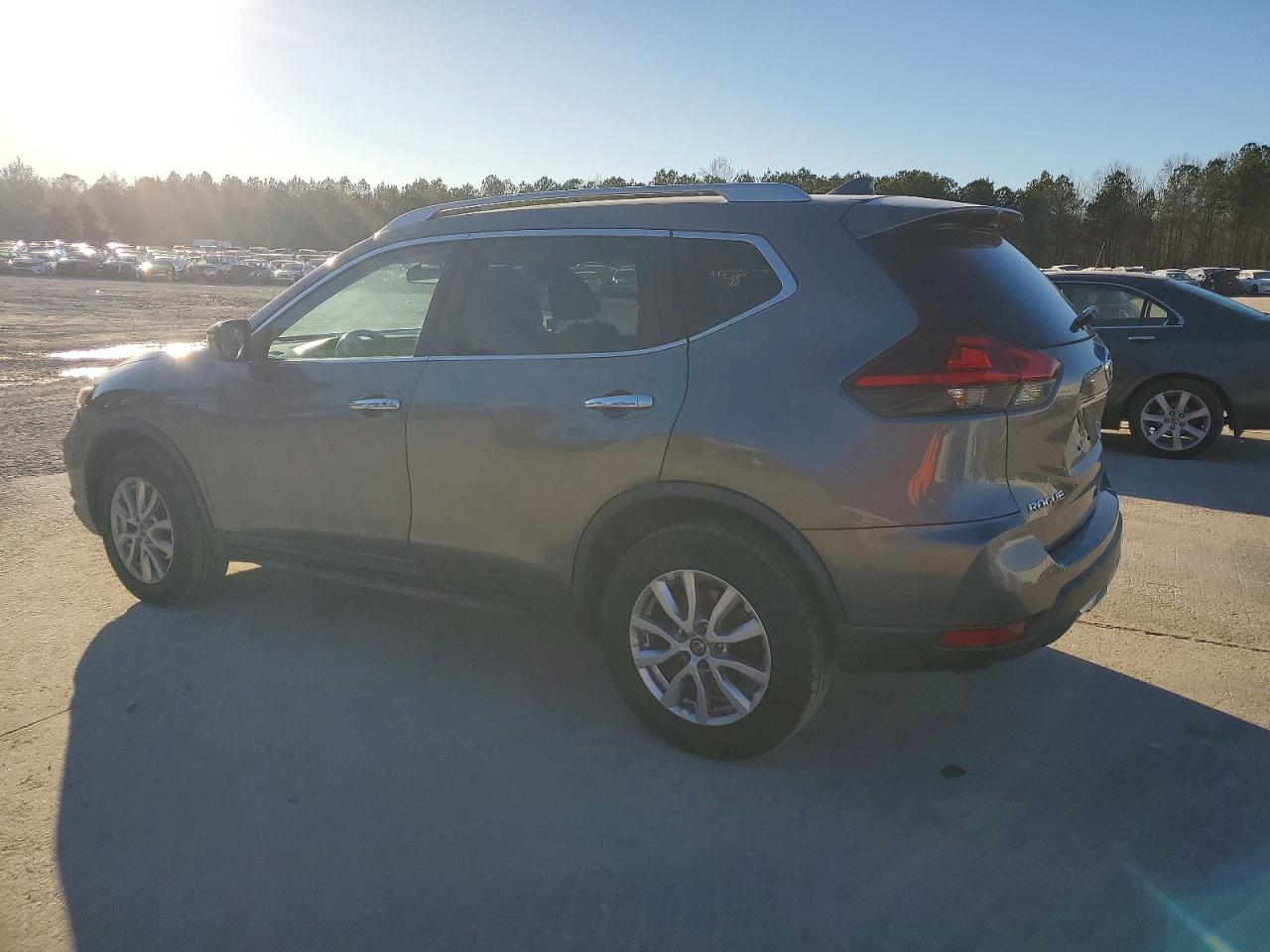 2018 NISSAN ROGUE S photo 2