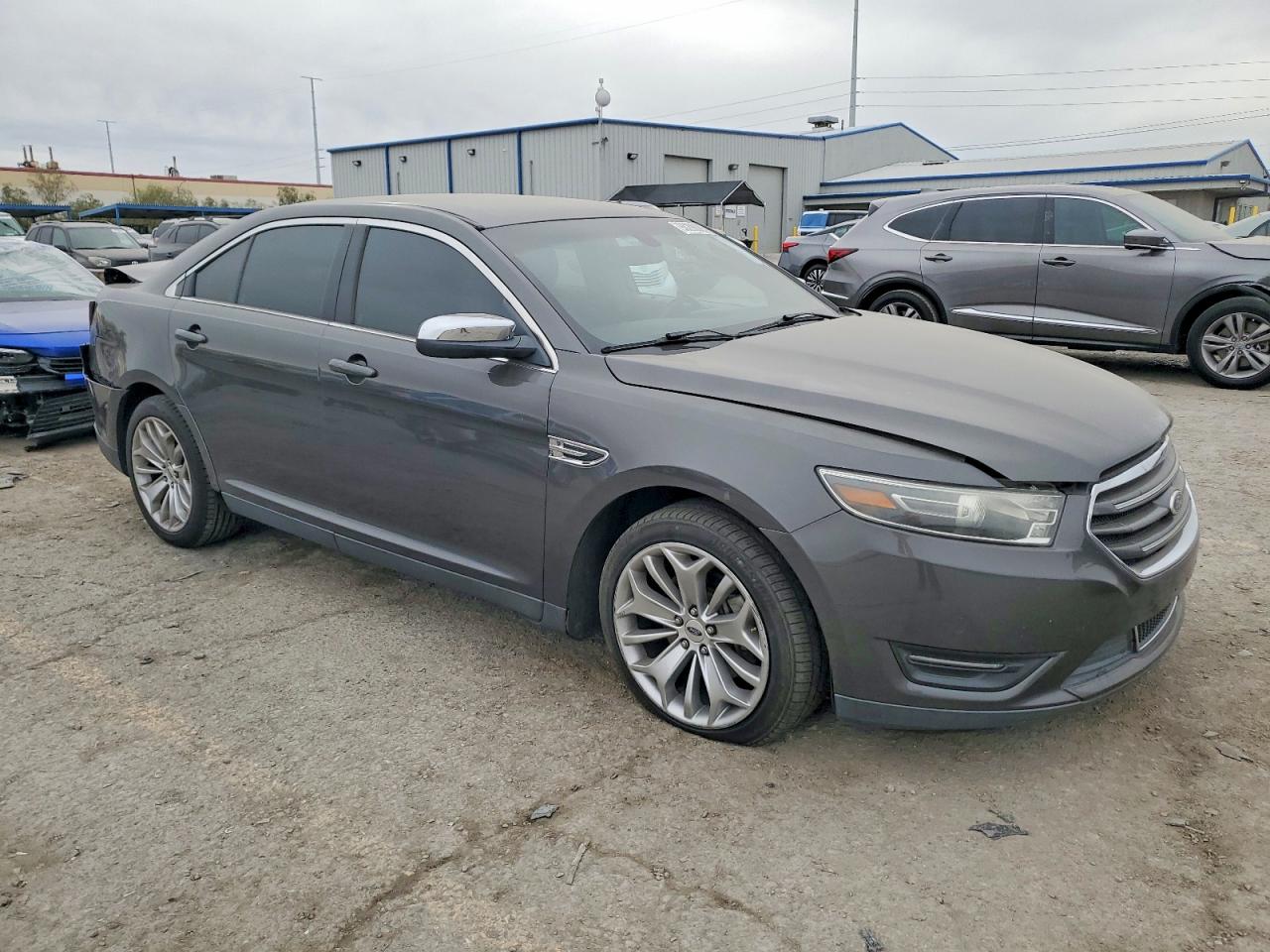 2016 FORD TAURUS LIMITED photo 4